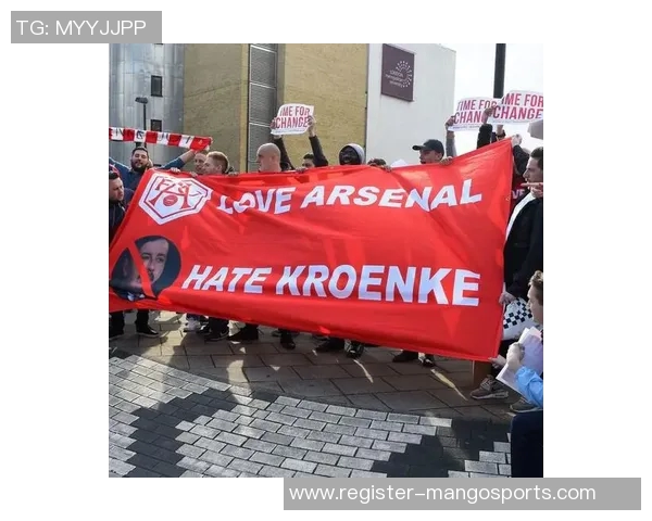 杨伟畅谈羽毛球生涯与欧冠足球的精彩交汇与人生启示