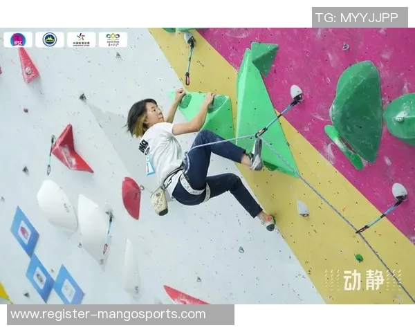 成都攀岩队与武汉攀岩队赛后复盘分析探讨攀岩竞技的节奏与策略