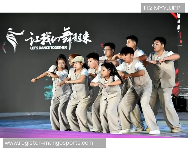 运动街舞如何塑造成都街舞队的体育控制力与团队协作能力